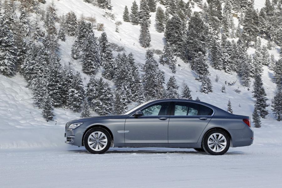  BMW 740d xDrive (F01) 2012 года  (WW) (фото 2 из 12)